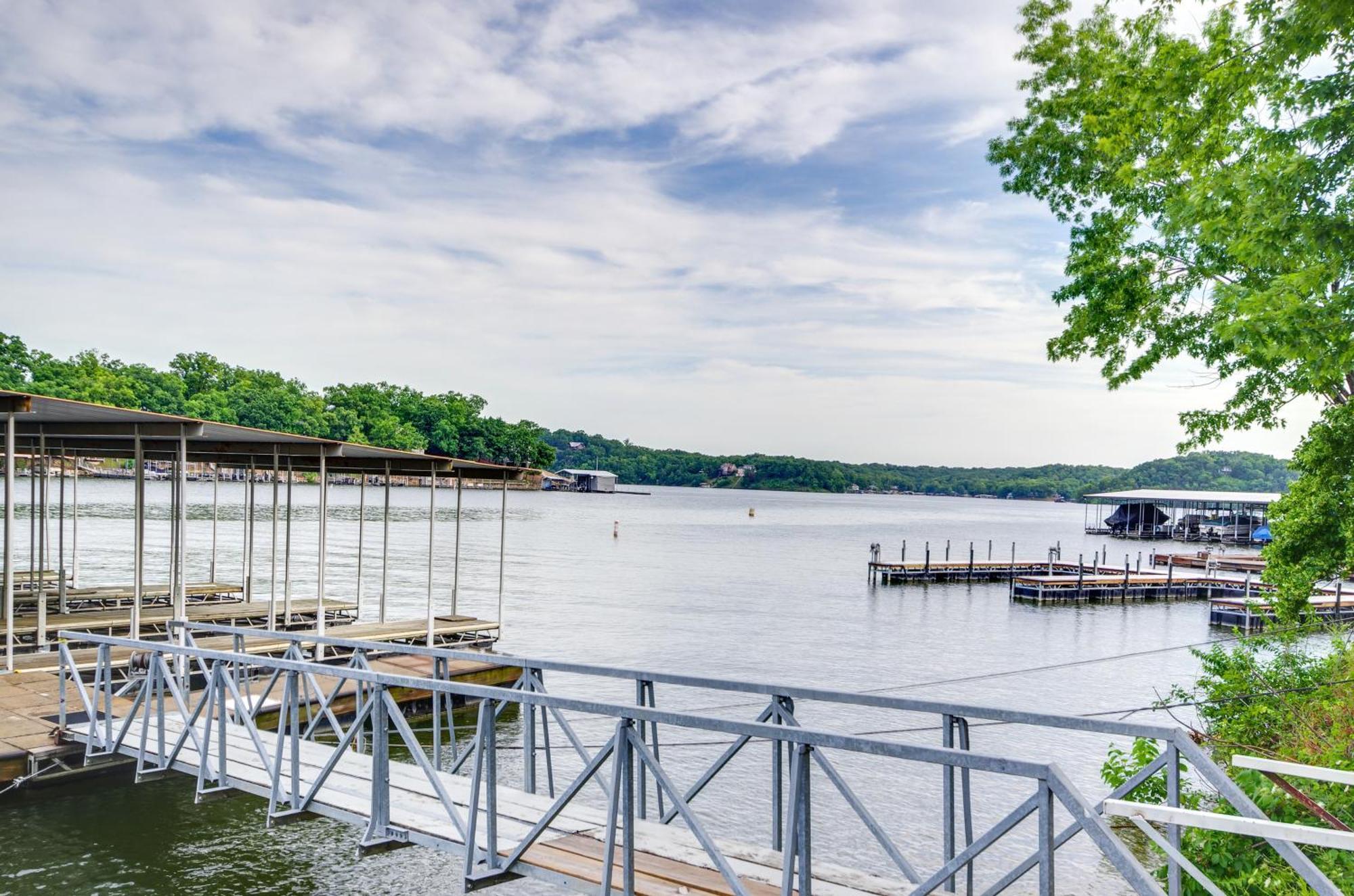 Cozy Lake Ozark Condo Rental With Grill, Pool Access Zewnętrze zdjęcie