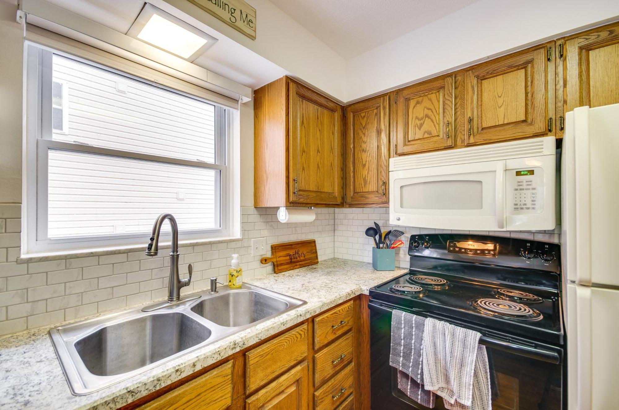 Cozy Lake Ozark Condo Rental With Grill, Pool Access Zewnętrze zdjęcie