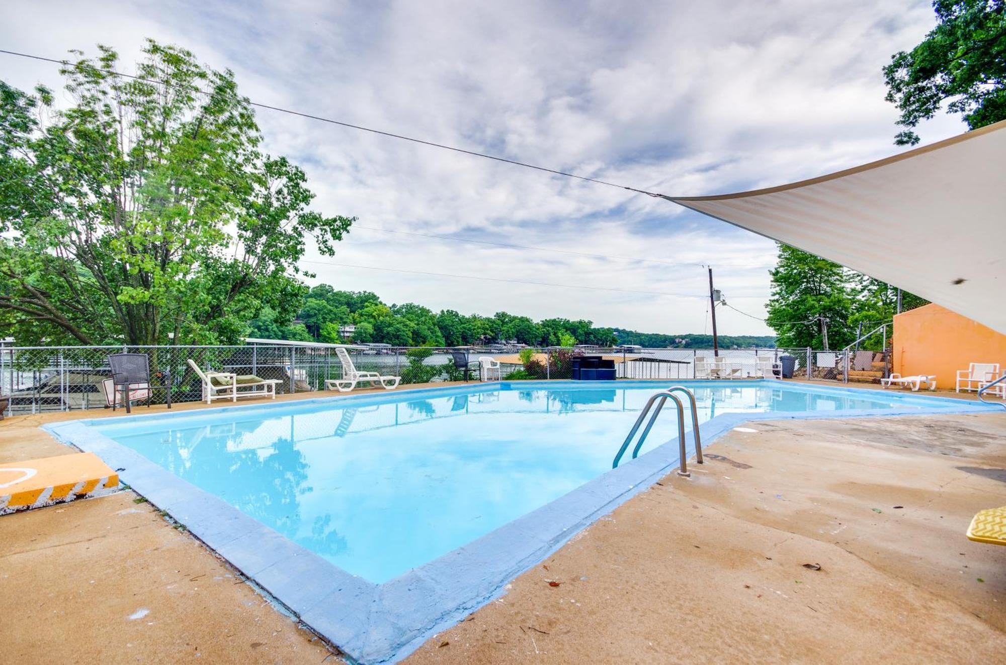 Cozy Lake Ozark Condo Rental With Grill, Pool Access Zewnętrze zdjęcie